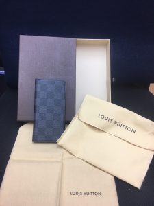 LOUIS VUITTONルイ・ヴィトン ダミエ スマートフォンケース