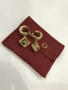 GIVENCHY ピアス