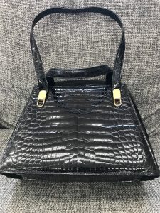 クロコダイルスキンバッグ