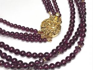 ガーネットネックレス