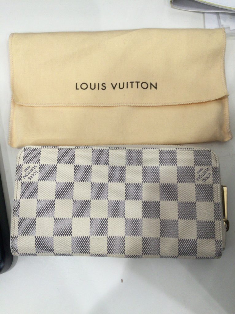 LOUIS VUITTON 財布