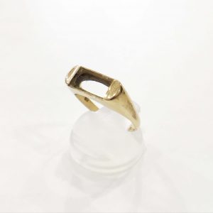 石の取れたK18リング