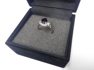 サファイア リング