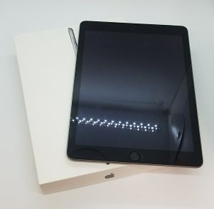 iPad（第5世代）Wi-Fi+Cellular　32GB　ソフトバンク
