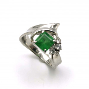 Pt900 エメラルドリング