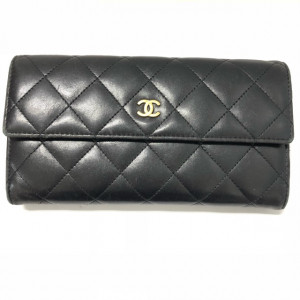CHANEL長財布ラムスキン