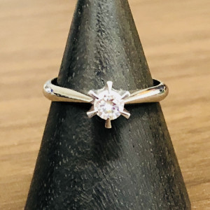 pt900ダイヤモンドリング