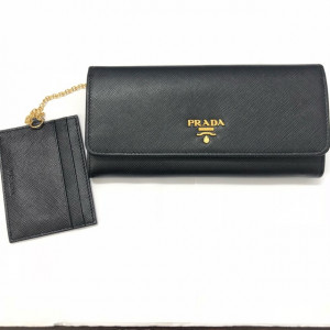 PRADA長財布