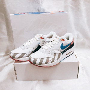 NIKE AIRMAX PARRA1スニーカー