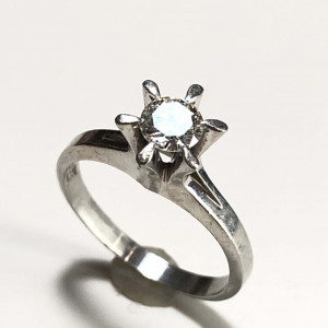 Pt900 ダイヤモンドリング 0.325ct