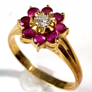 ルビー0.7ct メレダイヤ0.05ct付 K18リング