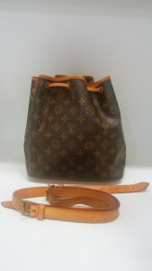 LOUIS VUITTON プチノエ