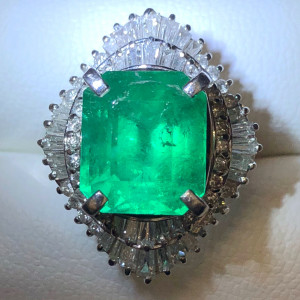 Pt900 ザンビア産 7.05ct エメラルド 1.50ct メレダイヤ リング