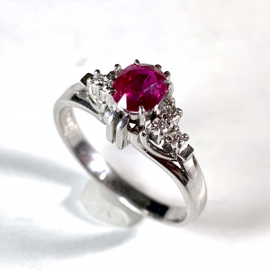 Pt900 ルビー（1.2ct）メレダイヤ （0.5ct）リング