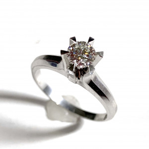 Pt900 ダイヤ(0.43ct)縦爪リング