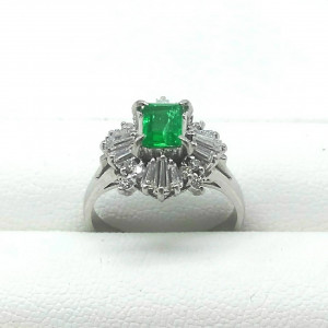 Pt900 エメラルド(0.55ct)メレダイヤ(0.73ct)リング