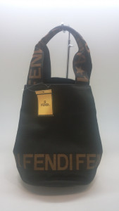 FENDIロゴマークトート