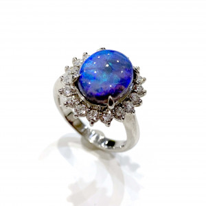 Pt900 ブラックオパール（2.66ct）メレダイヤ （0.75ct）リング