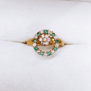 K18 メレダイヤ エメラルド付 リング 0.32ct 0.23ct