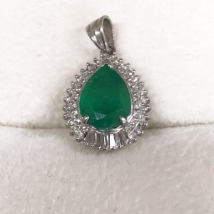 Pt900 エメラルド2.31ct メレダイヤ0.37ct付 ネックレストップ