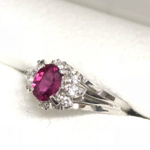 Pt900ルビーメレダイヤ付きリング