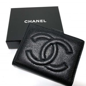 CHANEL キャビアスキン二つ折り財布