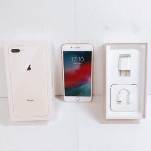 iPhone8 256GB docomo ネットワーク利用制限〇 画面欠け有