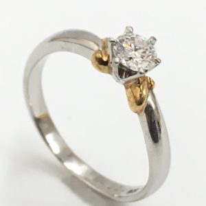 0.23ctダイヤK18Pt900コンビ指輪