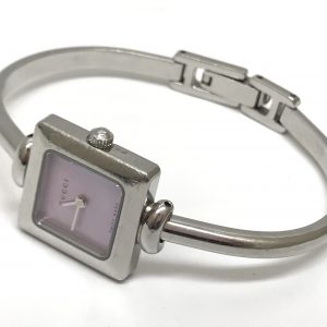 GUCCI(グッチ) レディース腕時計 1900L ピンクシェル文字盤 バングルウォッチ