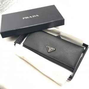 PRADA　長財布