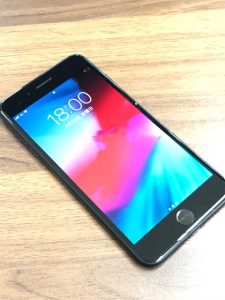 iPhone7プラスブラック128GB