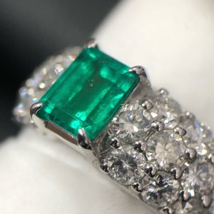 Pt900 ダイヤ エメラルドリング