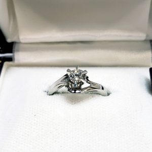 Pt900 ダイヤ付きリング