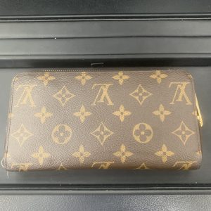 VUITTON 長財布