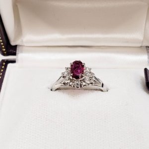 Pt850　ルビー　メレダイヤ付リング