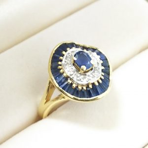 K18指輪サファイア1.5ctメレダイヤモンド付き