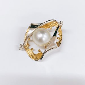 K18/Pt900 マベパール付ブローチ