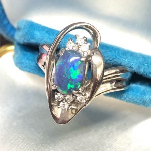 Pt900オパールメレダイヤ付きリング