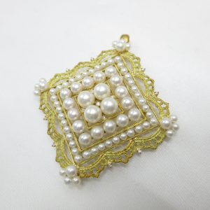 ペンダントトップ兼ブローチ　K18　55.16ct