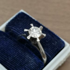 ダイヤモンドリング PT900 ポインターダイヤモンド1.02ct ラウンドブリリアントカット レディース 女性用