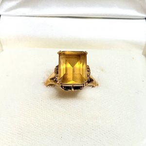 K18　トパーズ付リング