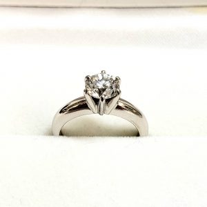 Pt900 0.88ct ダイヤ付リング