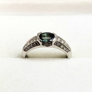 Pt900 アレキサンドライト メレダイヤ付リング