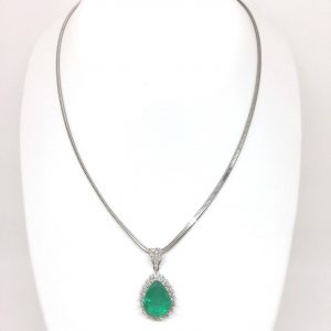 エメラルドトップ付 Pt900ネックレス