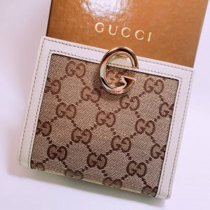 GUCCI グッチ GG柄 二つ折り財布