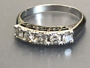 プラチナダイヤリング