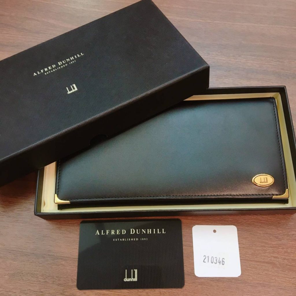 掲載写真のサイトより引用【新古品・美品】dunhill（ダンヒル）　長財布