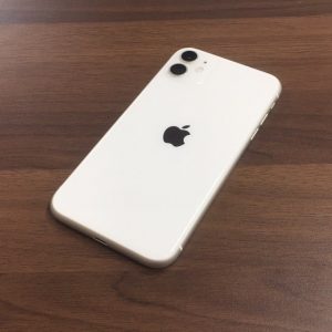 iPhone11ホワイト64GB