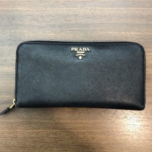 PRADA　ラウンドファスナー　長財布