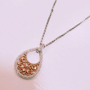 さすがや上越店 K18WG K18  メレダイヤ付き ネックレス